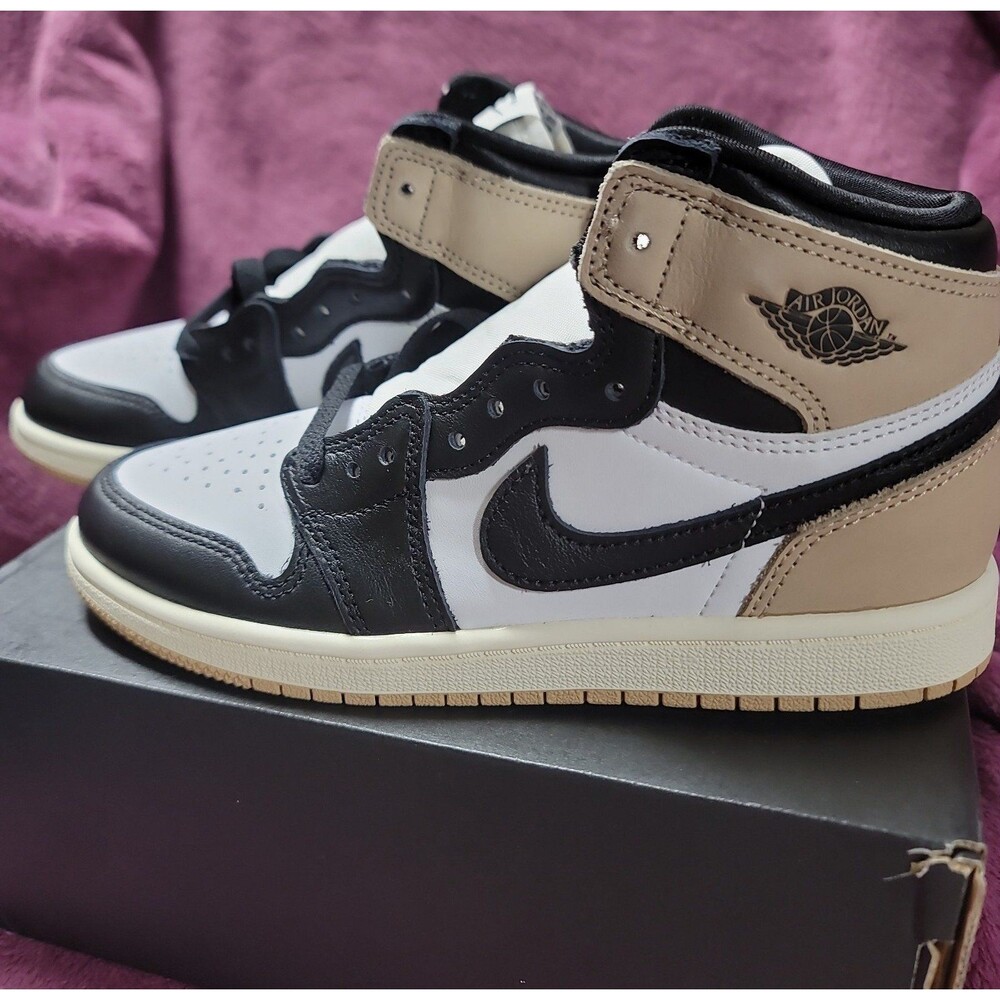 Nike Air Jordan 1 Retro High OG Shoes black/legend md brown-white  2 1/2 Y
